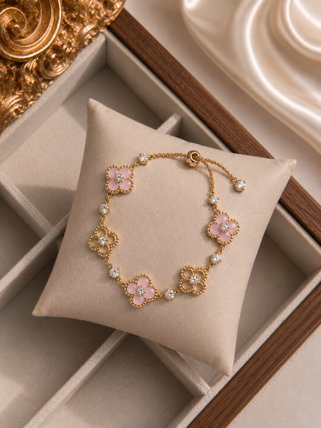 1pc Elegant Rhinestone Inlaid  Four-Leaf Clover Adjustable Bracelet